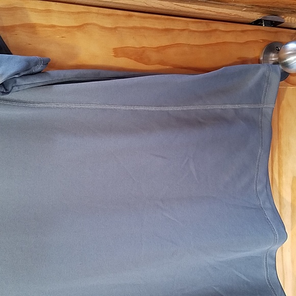 Amazon Essentials Large Cool Tee - M - Picture 5 of 7